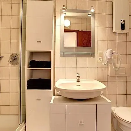 Uitzicht Op Het * Schalkenmehren